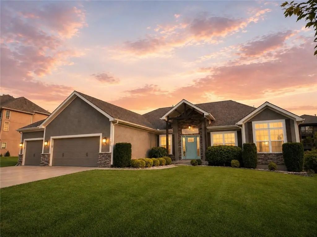 820 Se Cedrus Lane, Blue Springs