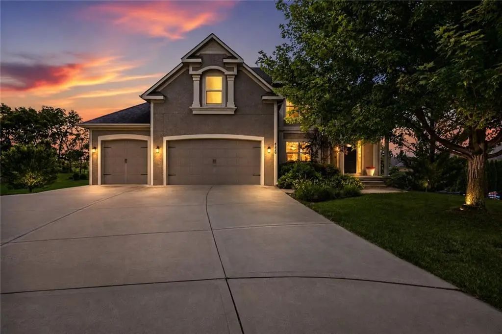4229 S White Sands Court, Blue Springs