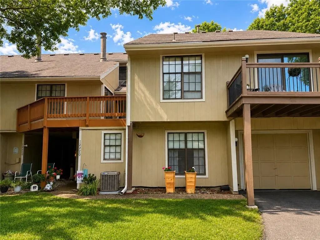 12220 Holmes Lane, Kansas City