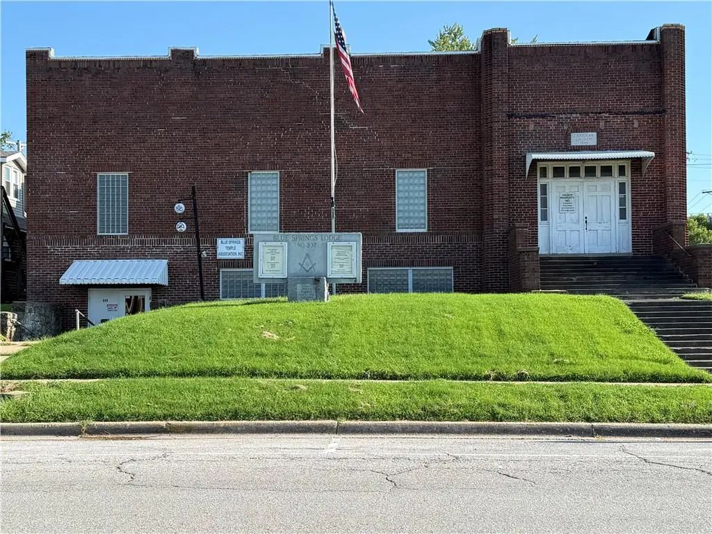 908 W Main Street, Blue Springs