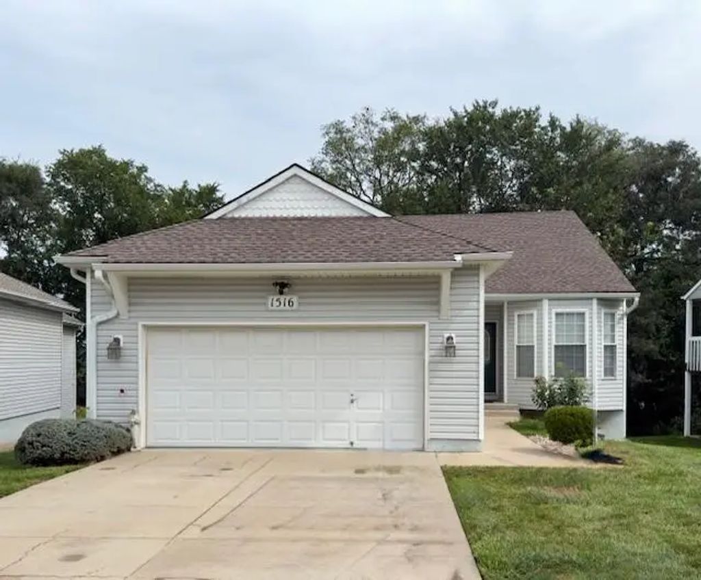 1516 Nw Primrose Lane, Blue Springs