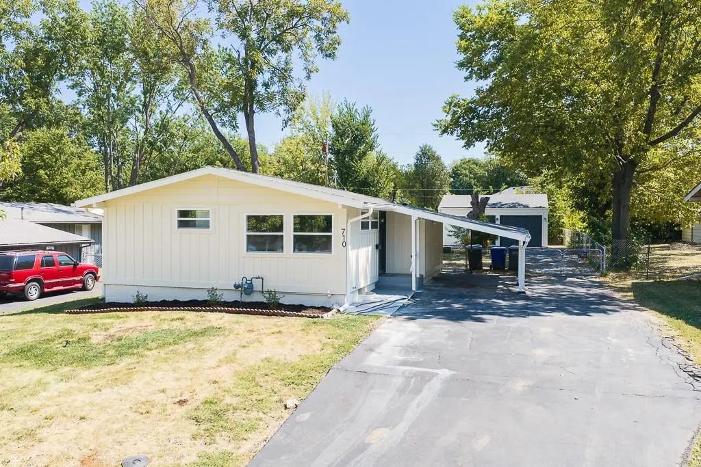 710 S Chestnut Street, Olathe