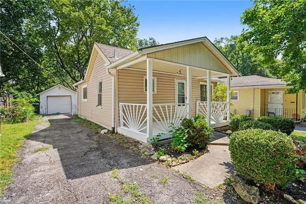 7811 Summit Street, Kansas City