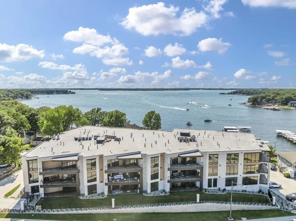 333 Hwy 71 N 3h, Arnolds Park