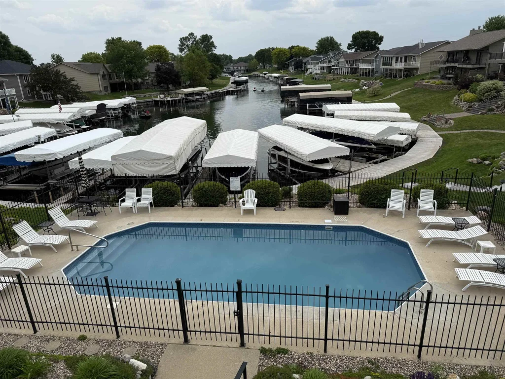 15500 Tradewind Drive N 4, Spirit Lake