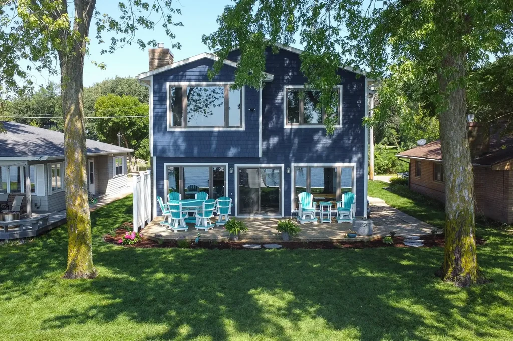 2209 Lakeshore Drive, Wahpeton