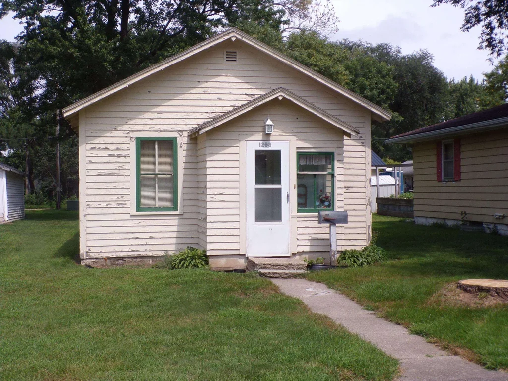 1208 8th St, Milford