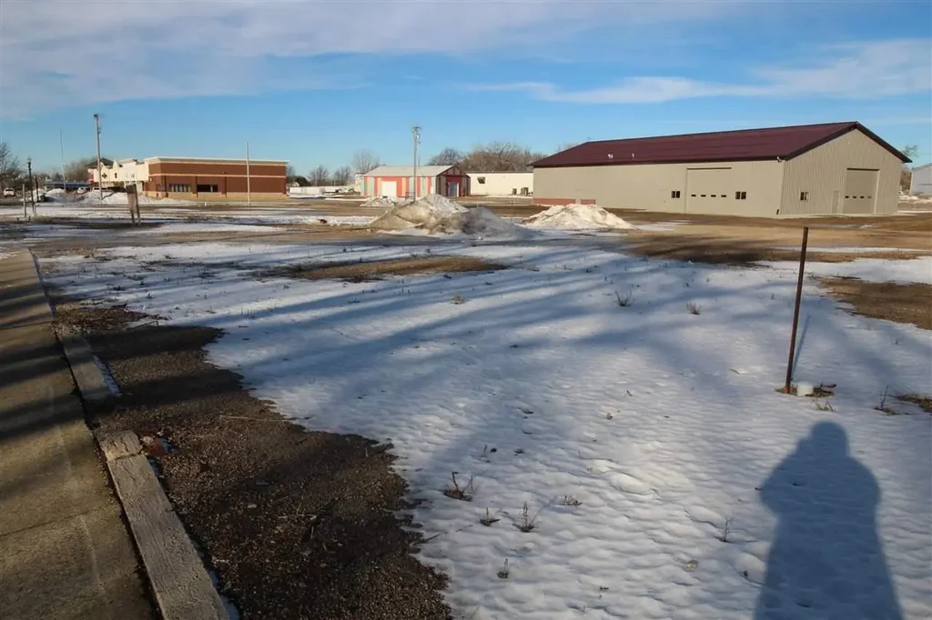 000 Lake Street, Spirit Lake