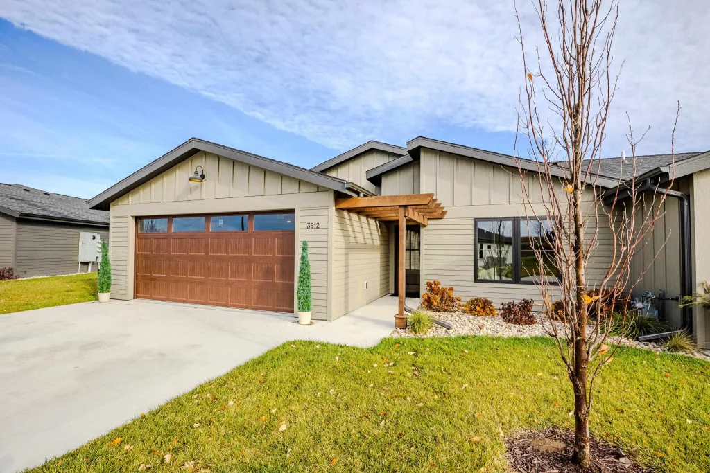 3912 Dorothy's Lane, Spirit Lake