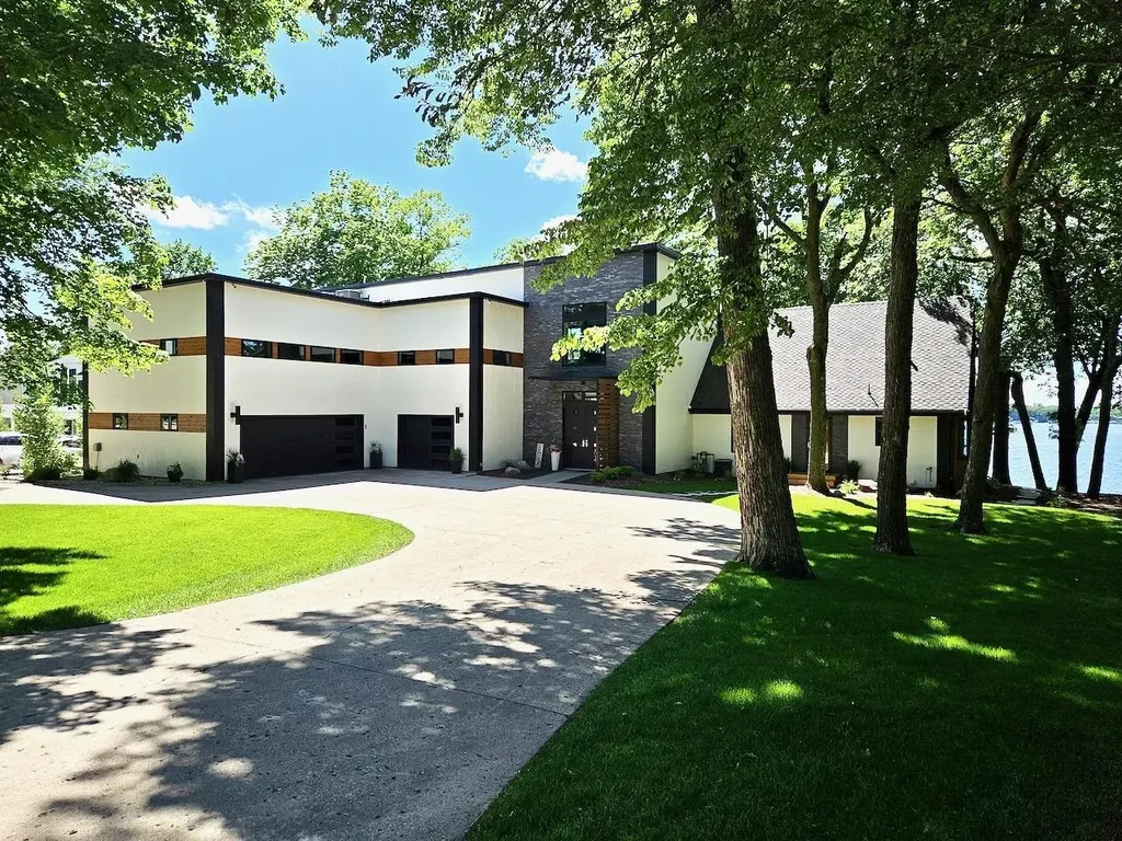 3711 Fairfield Street, Okoboji