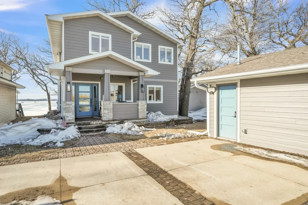 13105 253rd Avenue, Orleans