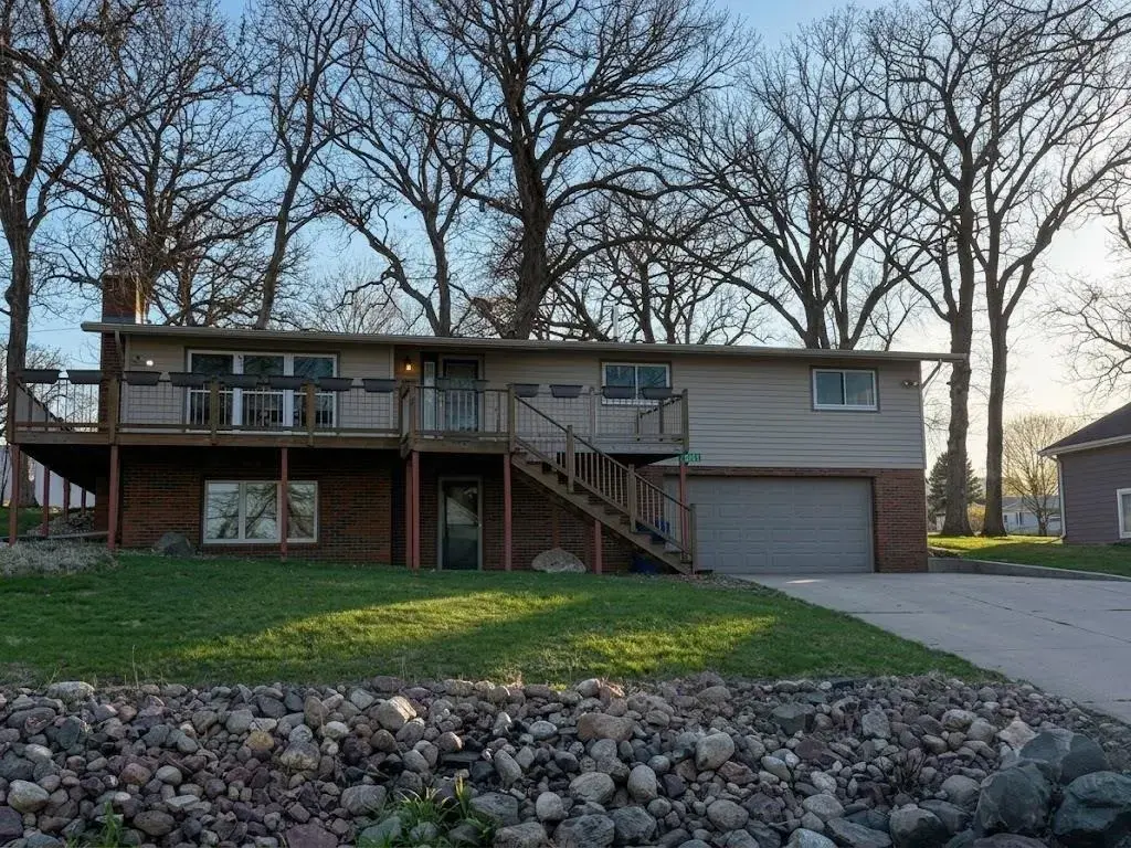16397 255th Avenue, Spirit Lake