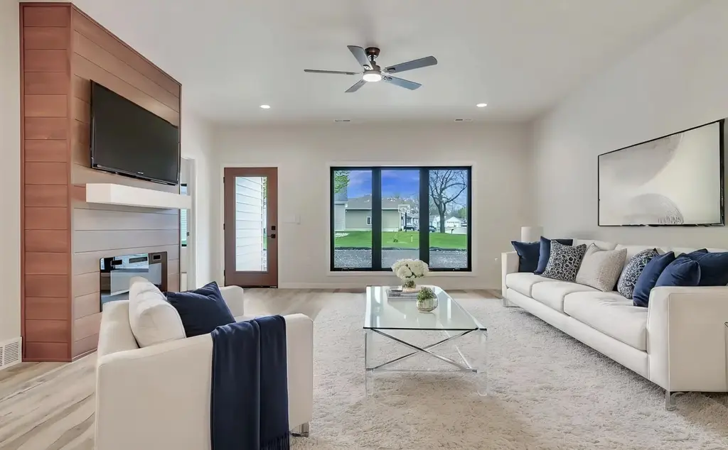 3102 Spruce Court A, Spirit Lake