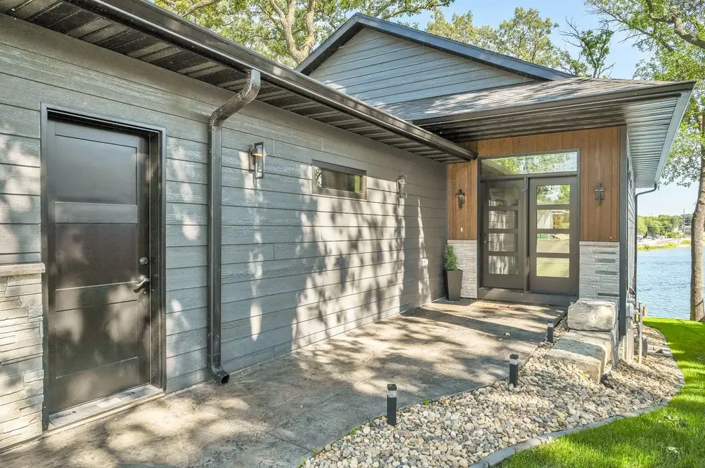 1201 Lakeshore Drive, Okoboji