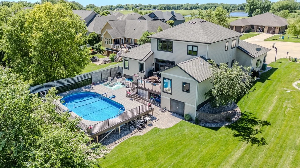 1020 Brooks North Lane, Okoboji
