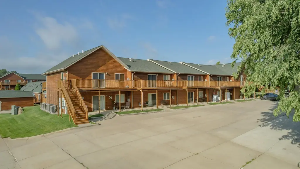 1203 Sanborn Ave #16, Okoboji