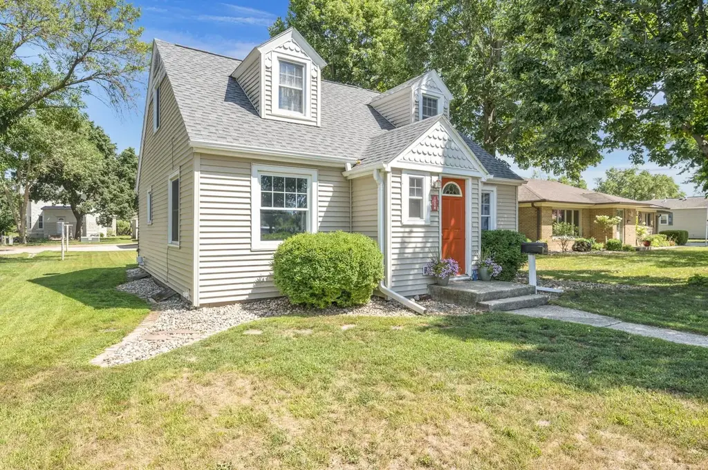 1206 N Avenue, Milford