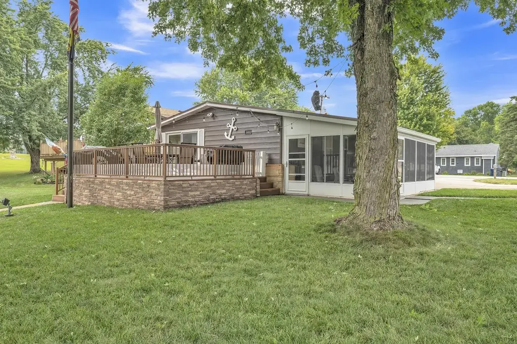 1113 Jerdee Lane, Wahpeton