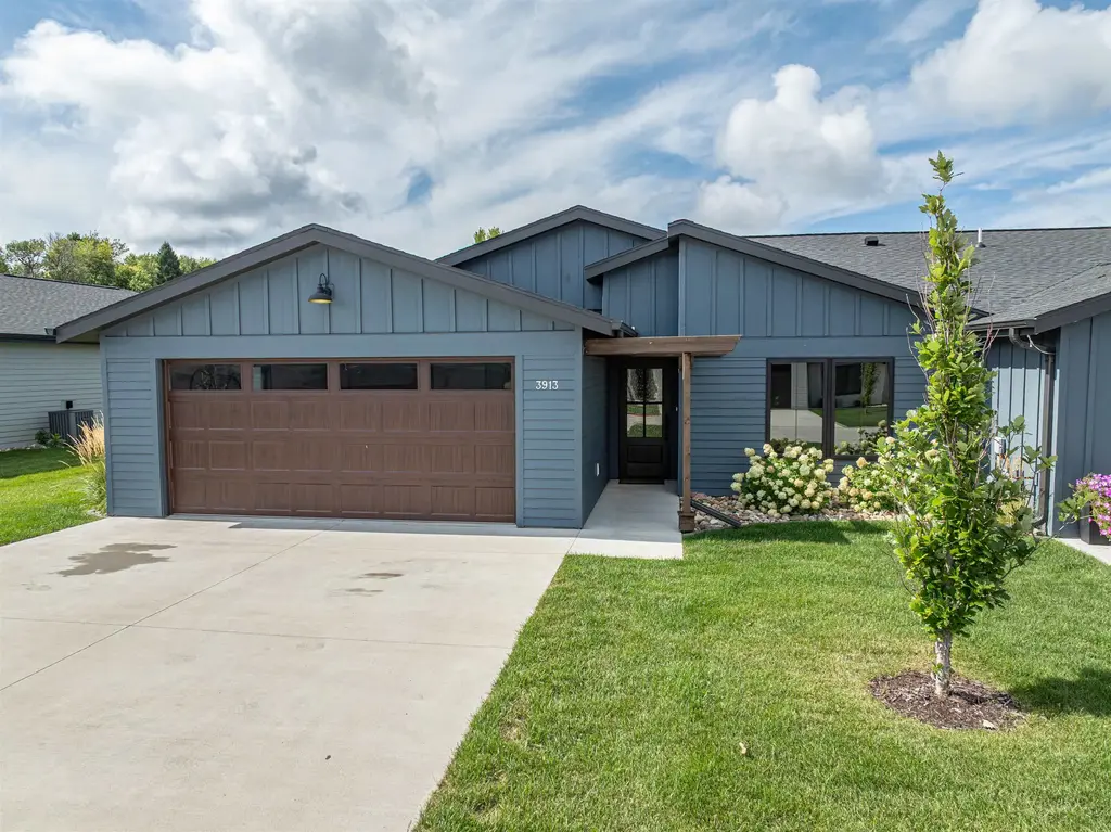 3913 Dorothy's Lane, Spirit Lake