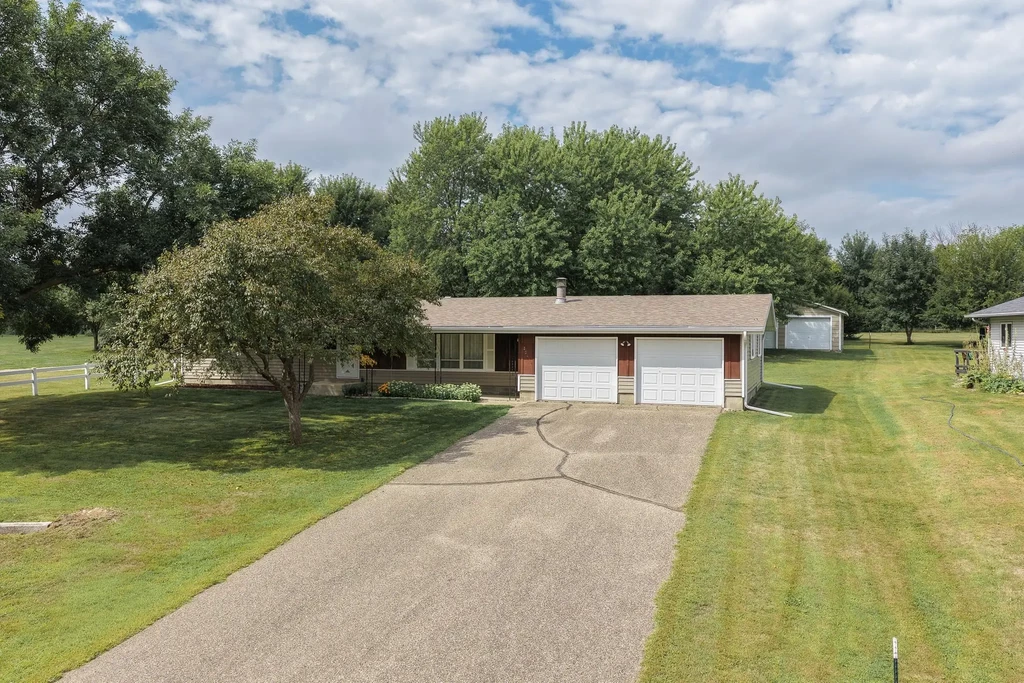 20465 232nd, Arnolds Park