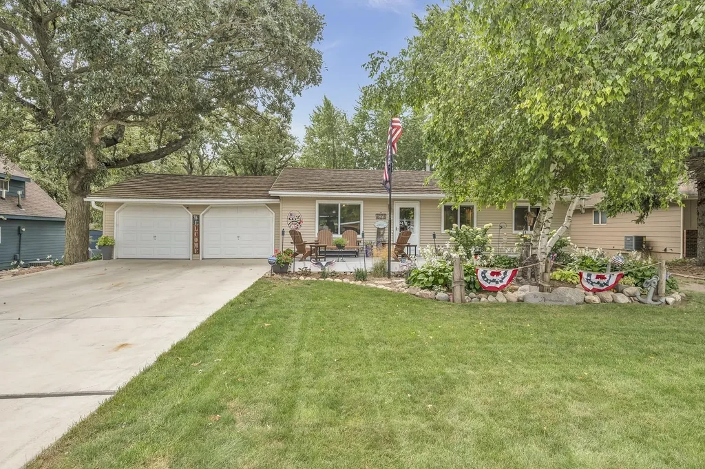 477 Rohr Street, Arnolds Park