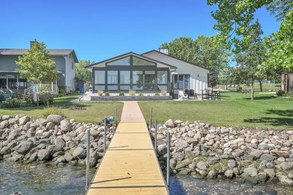 11260 240th Avenue, Spirit Lake