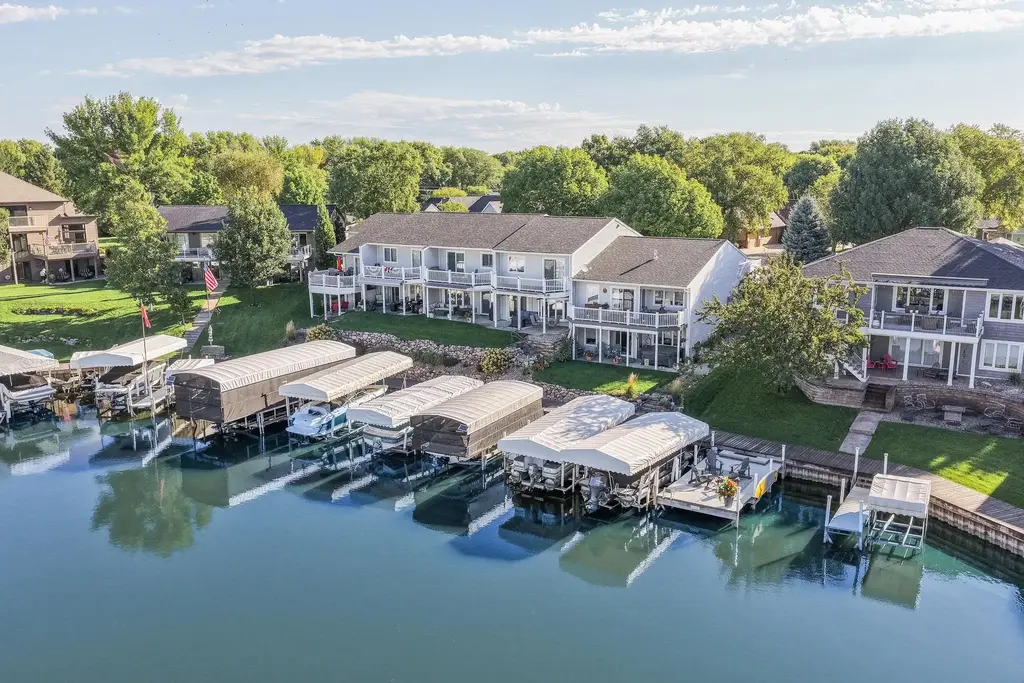 15525 Harbor Drive #1, Spirit Lake