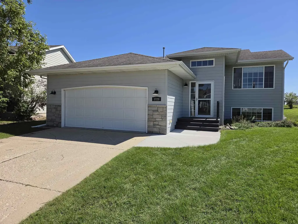 3729 Ithaca Avenue, Spirit Lake