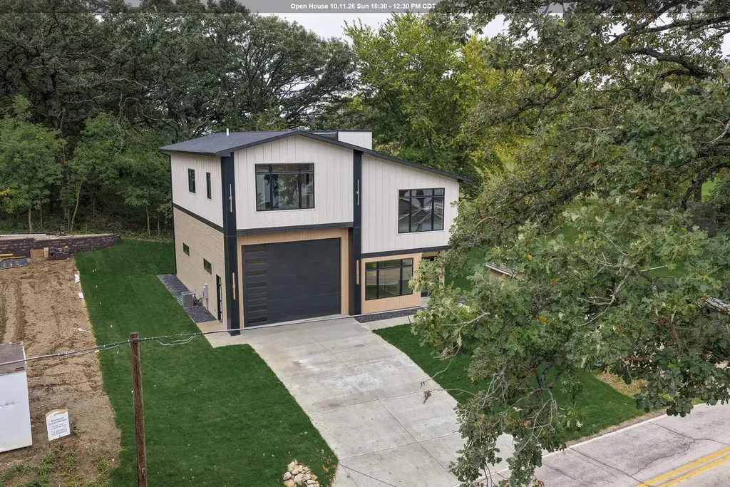 16553 255th Ave., Spirit Lake