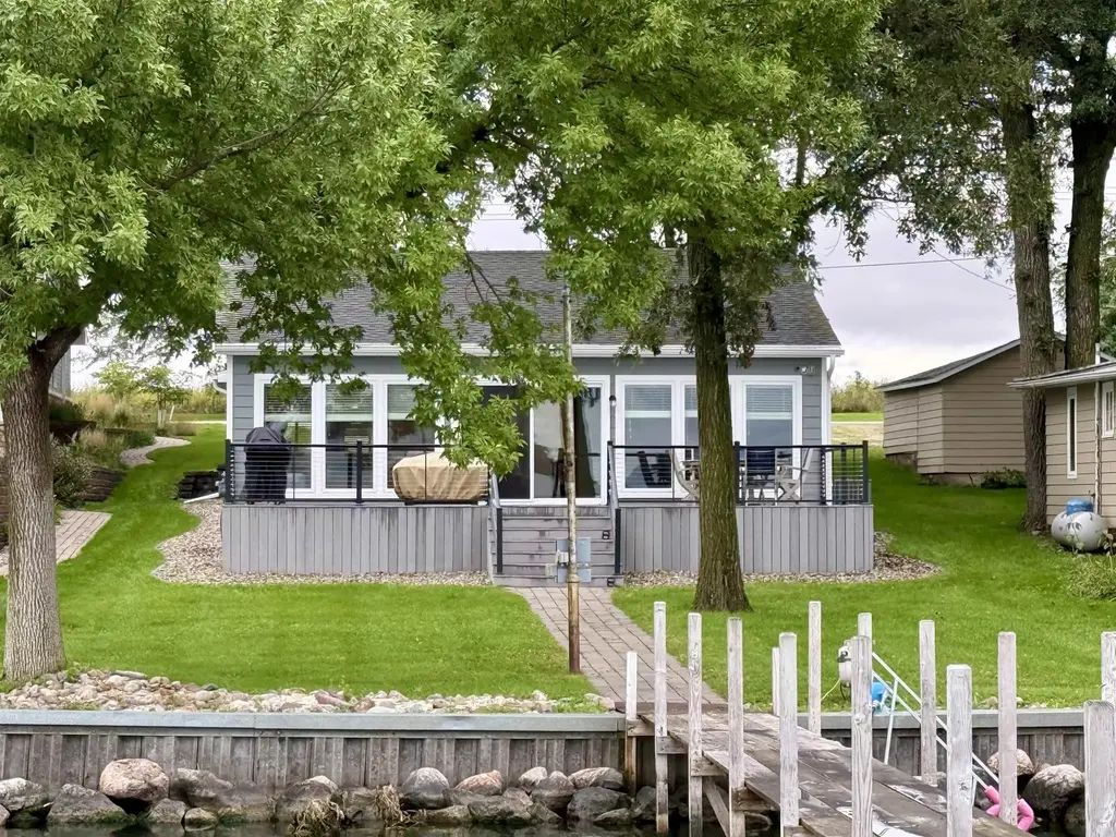 13155 253rd Avenue, Orleans