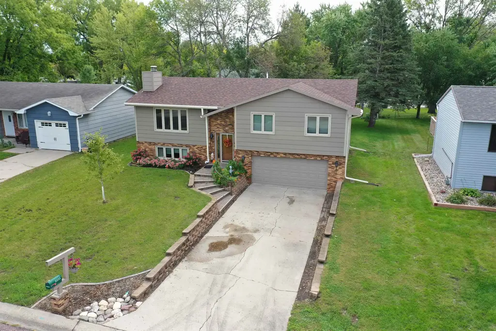 3225 Center Lake Drive, Spirit Lake