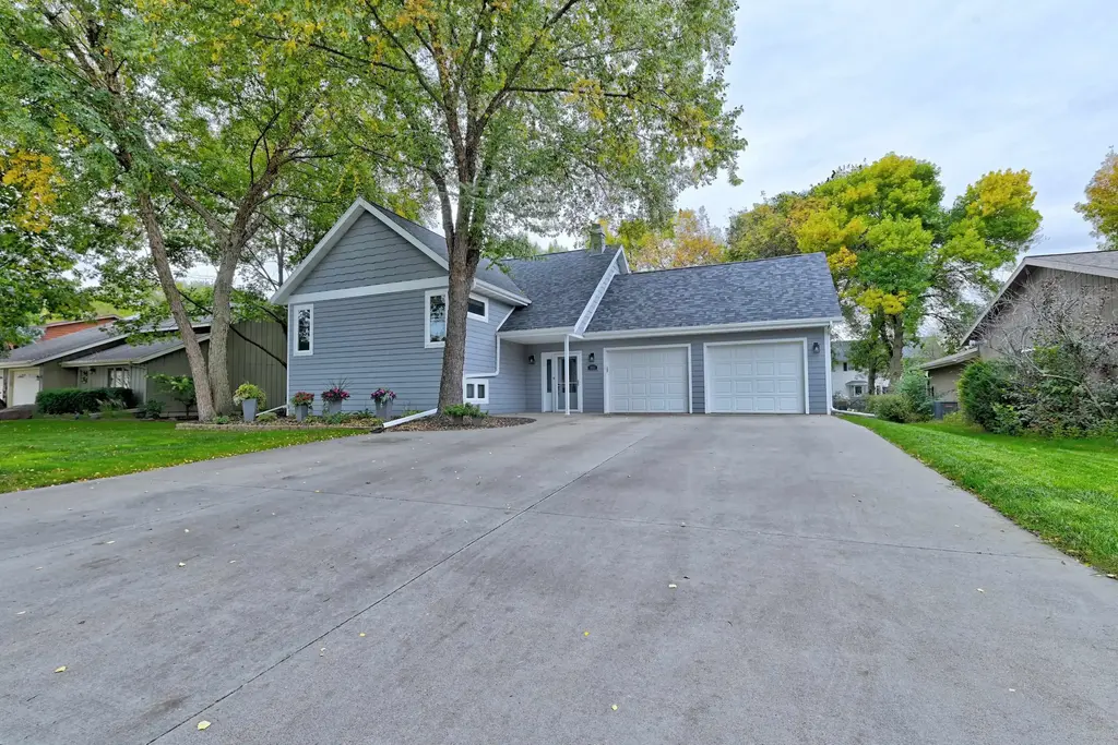 901 27th Street, Spirit Lake