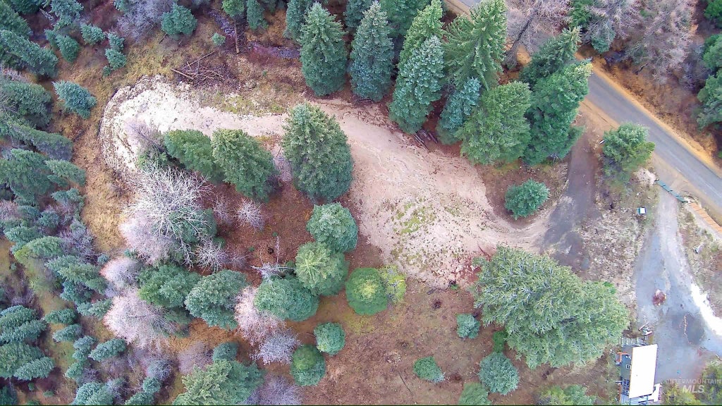 Tbd No Business Road, Donnelly