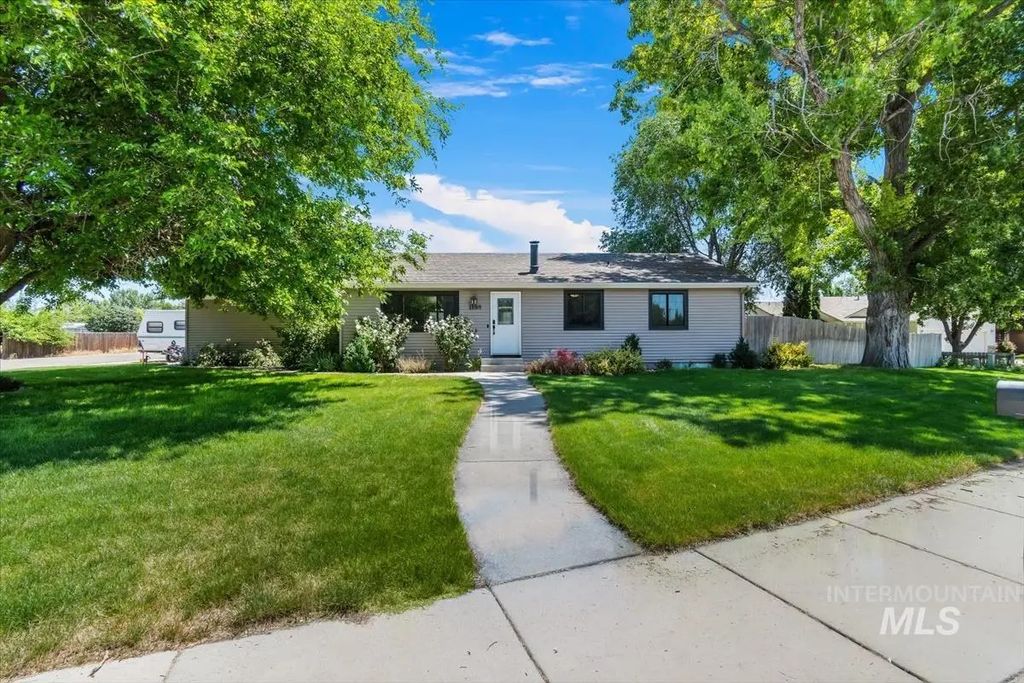1198 N Pyrite Ave, Kuna