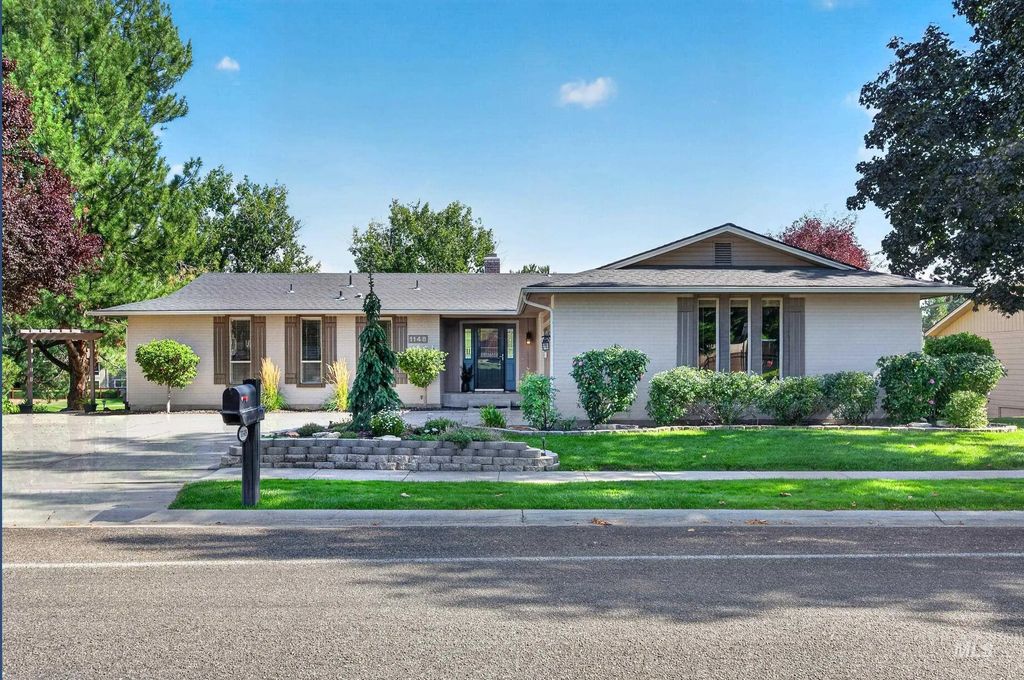1148 N Eagle Hills Way, Eagle