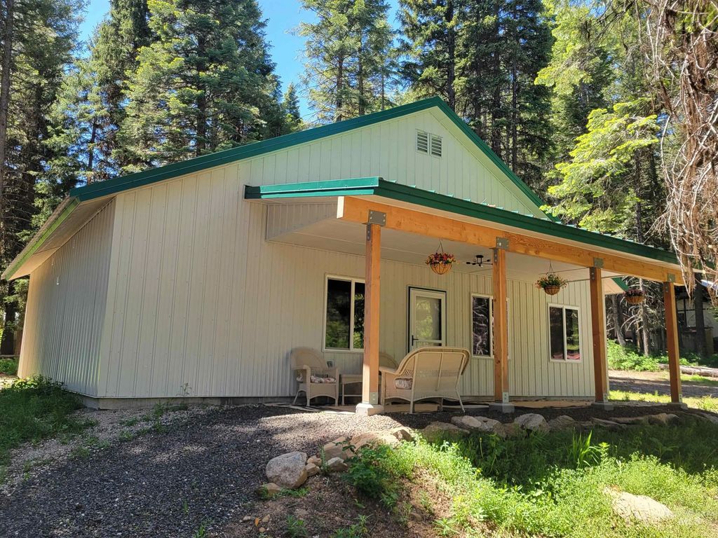 579 Noland Road, Cascade
