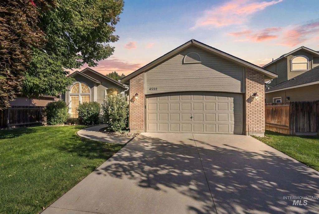 4352 E Arborvitae Dr, Boise