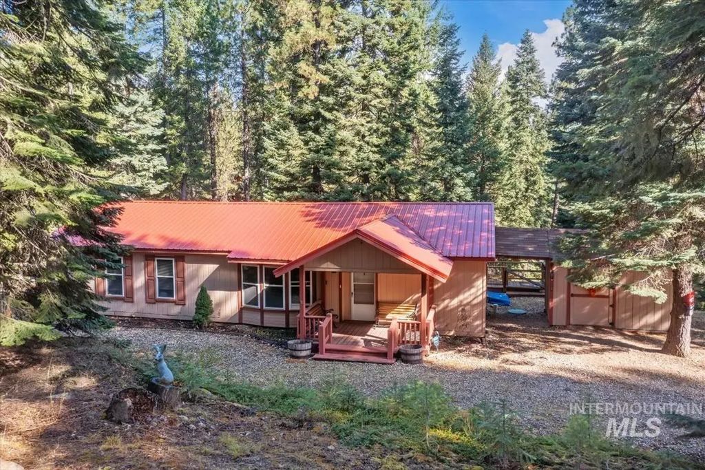 2 Snowbird Ln, Garden Valley
