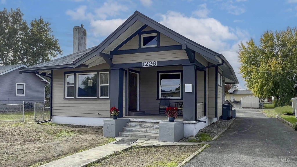 1226 7th St, Clarkston