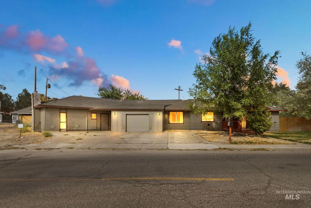 106 E 8th, Mountain Home