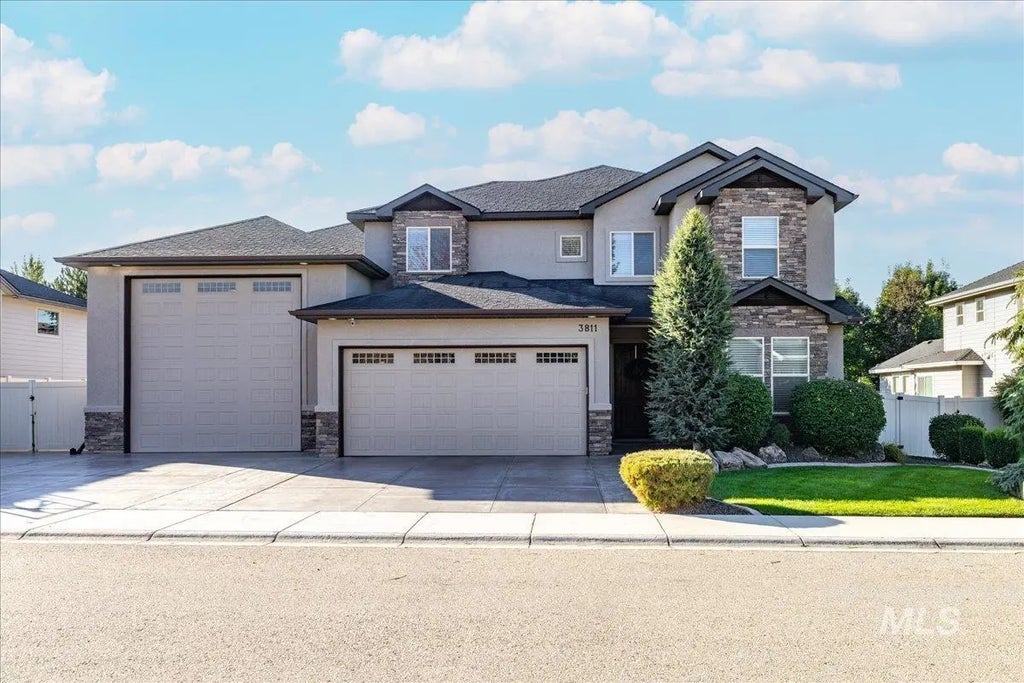 3811 E Darlington Dr, Meridian