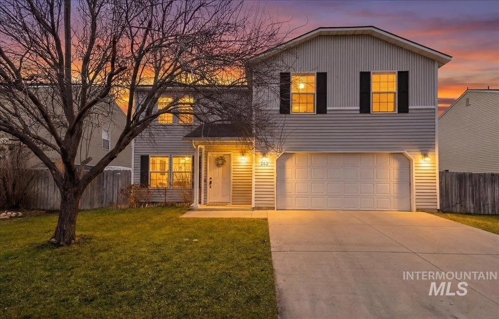 262 E Willowcreek Dr, Middleton