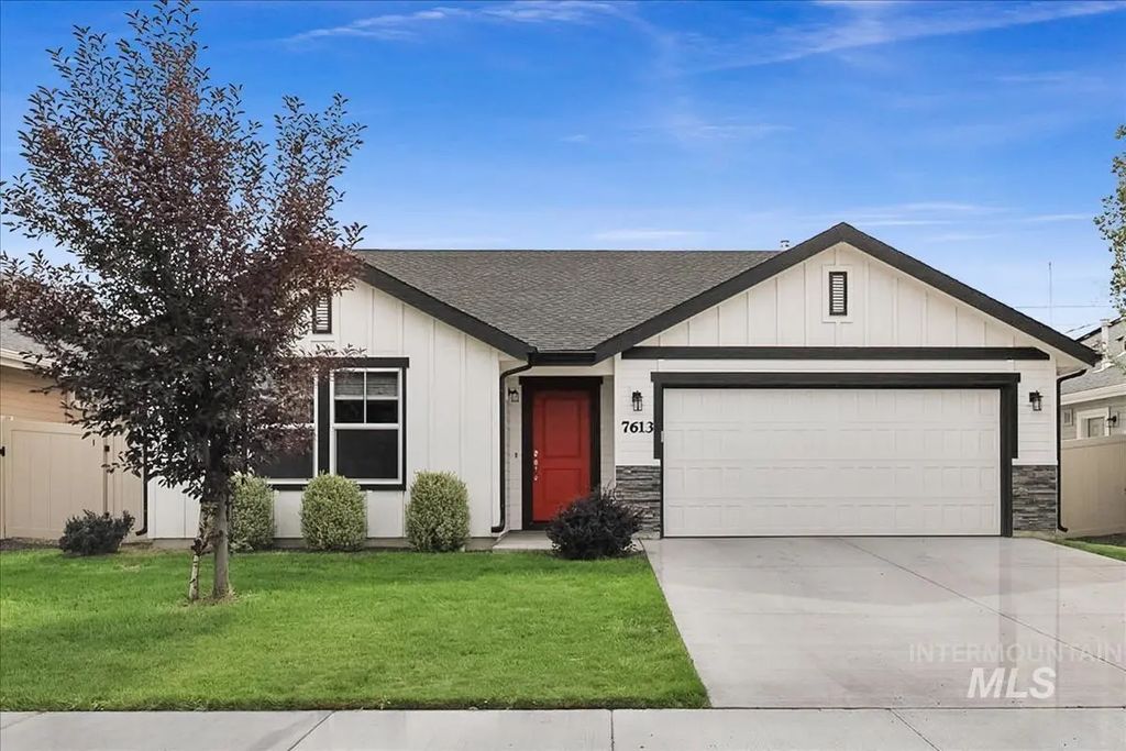 7613 E Iroquois St, Nampa