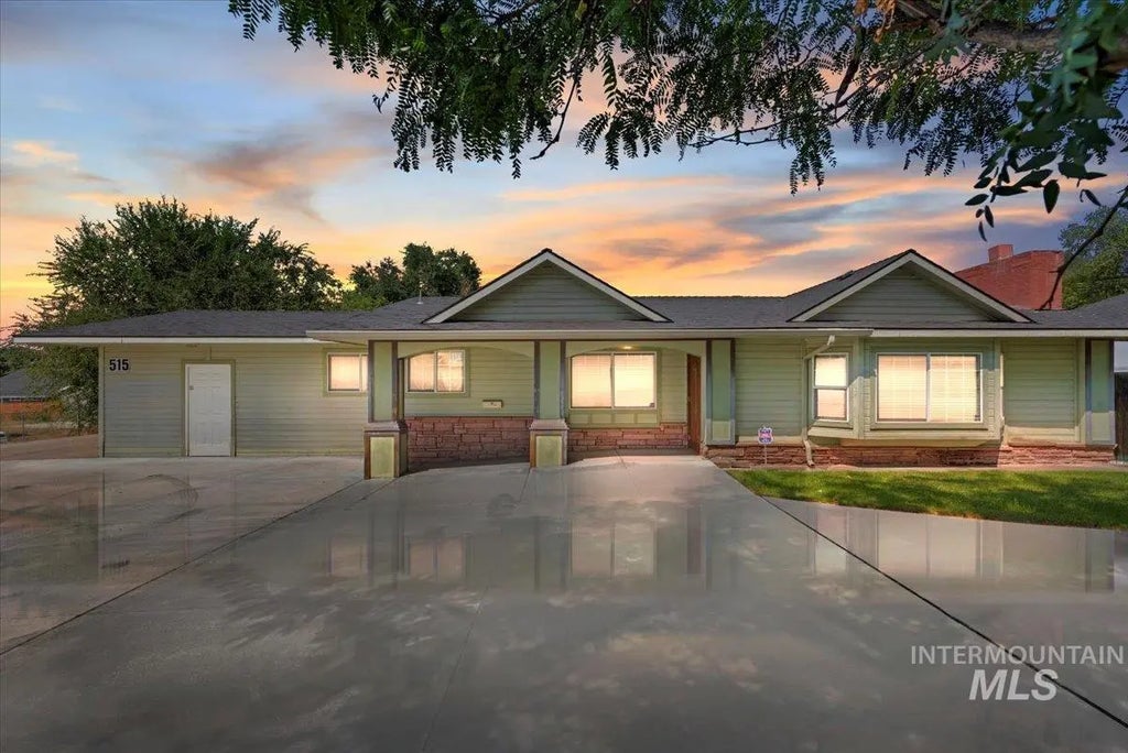 515 16th Ave N, Nampa