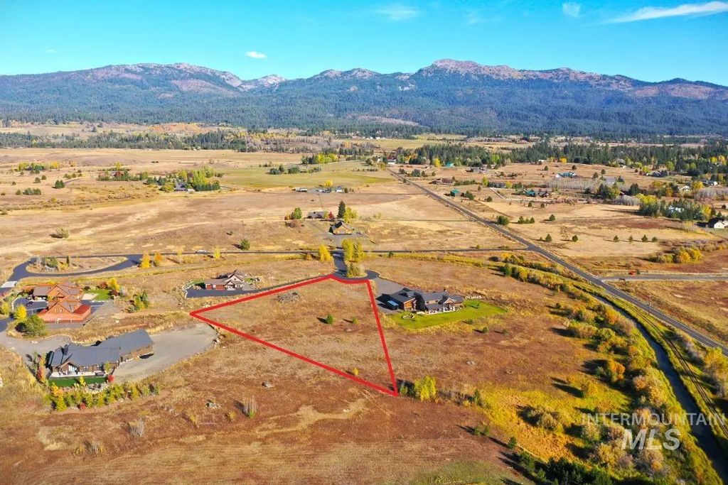 6 Michelle Place, McCall