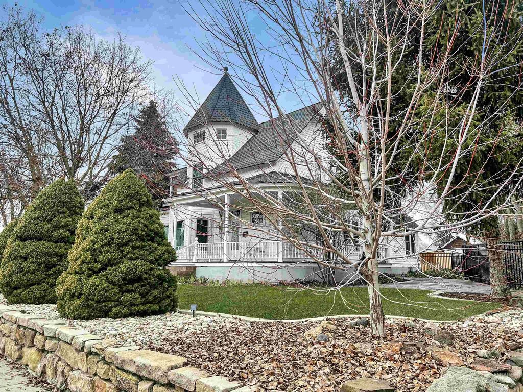 516 E Main, Weiser
