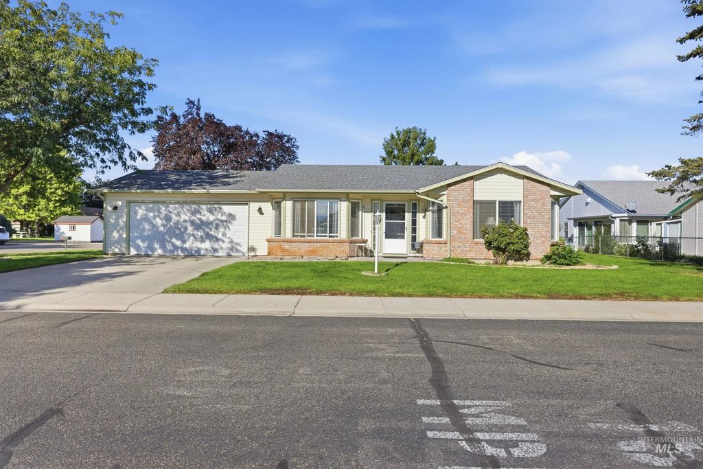 8250 W Clubhouse Ln, Garden City