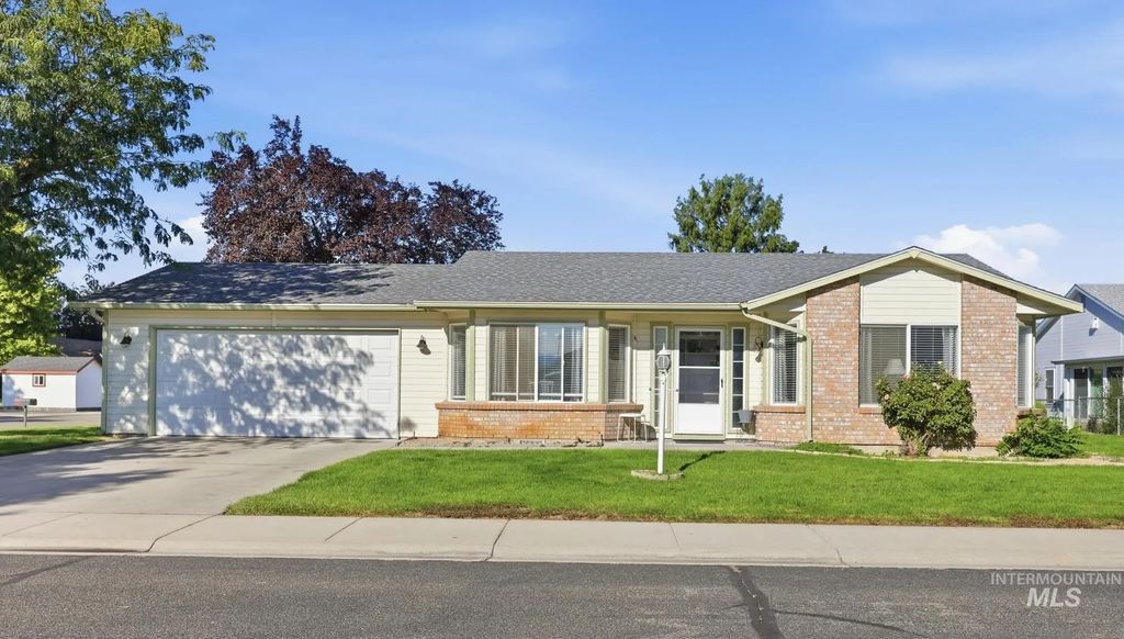 8250 W Clubhouse Ln, Garden City