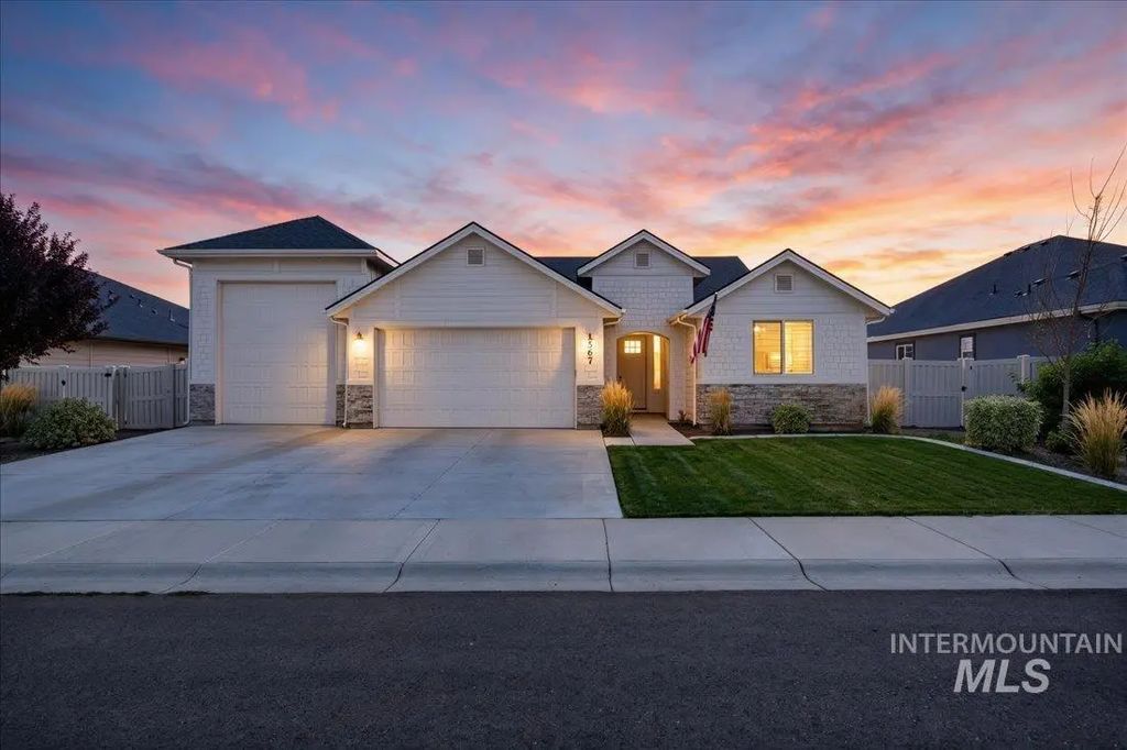 1567 Banff St, Middleton