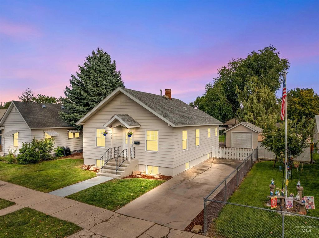 720 18th Ave S, Nampa